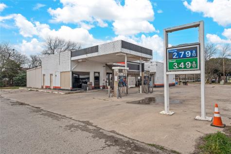 201 W Oak Street West TX 76691