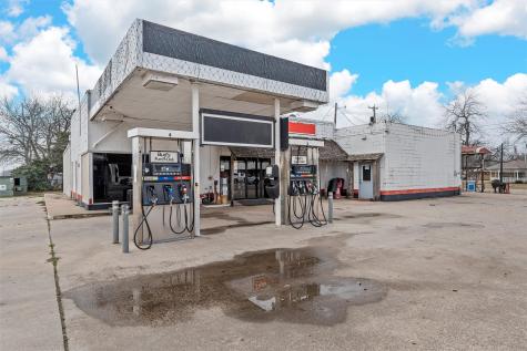 201 W Oak Street West TX 76691