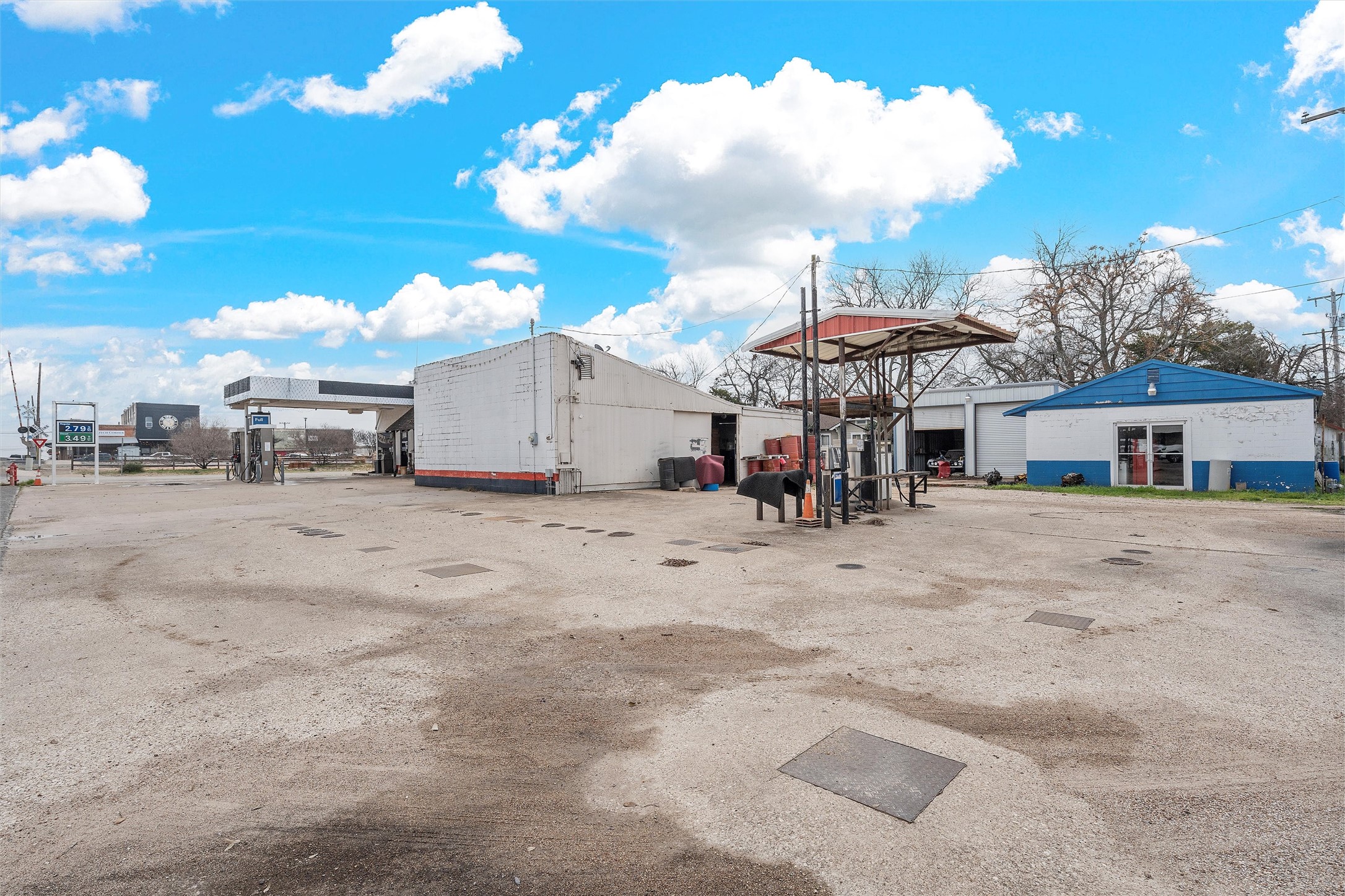201 W Oak Street West TX 76691
