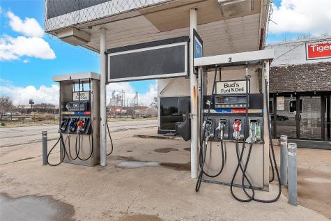 201 W Oak Street West TX 76691