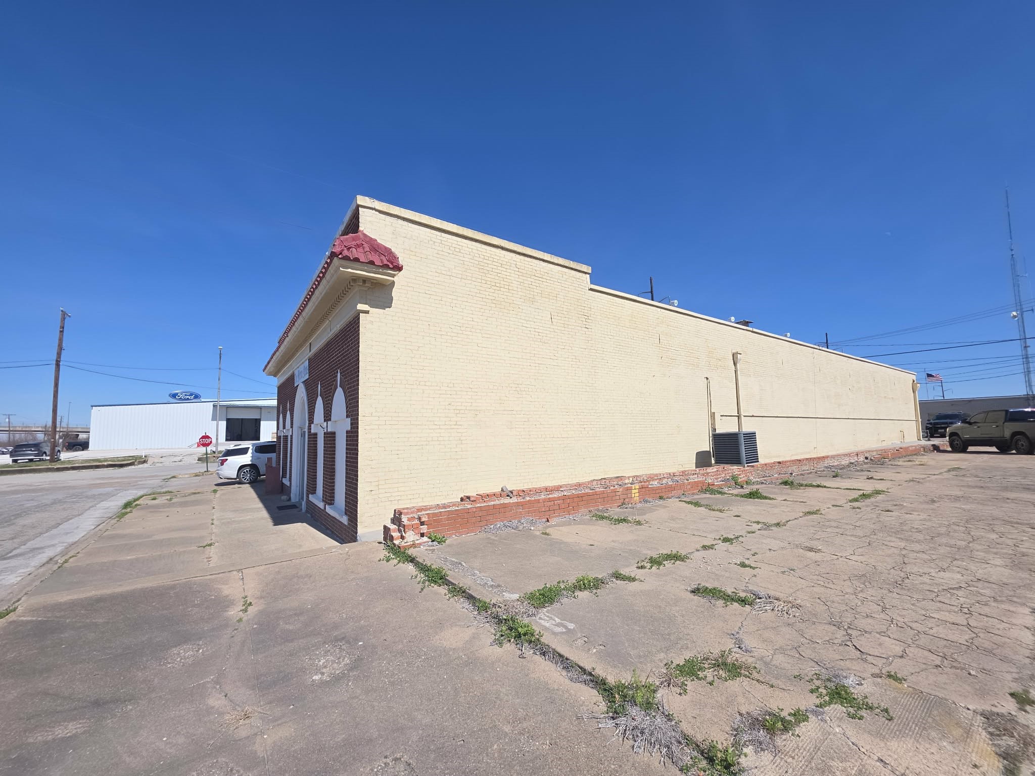 214 N Railroad Street Mexia TX 76667