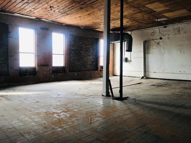 425 W Main Street Denison TX 75020