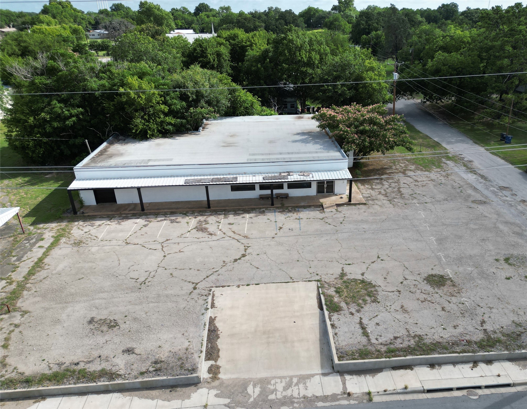 125 E Navarro Avenue De Leon TX 76444