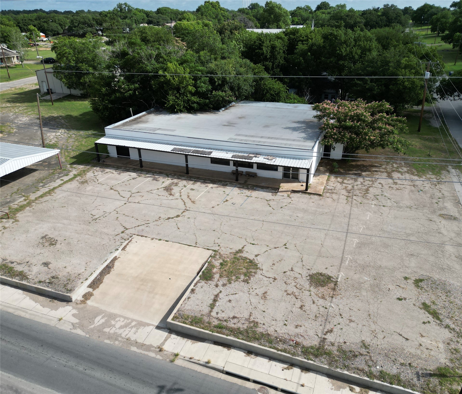 125 E Navarro Avenue De Leon TX 76444
