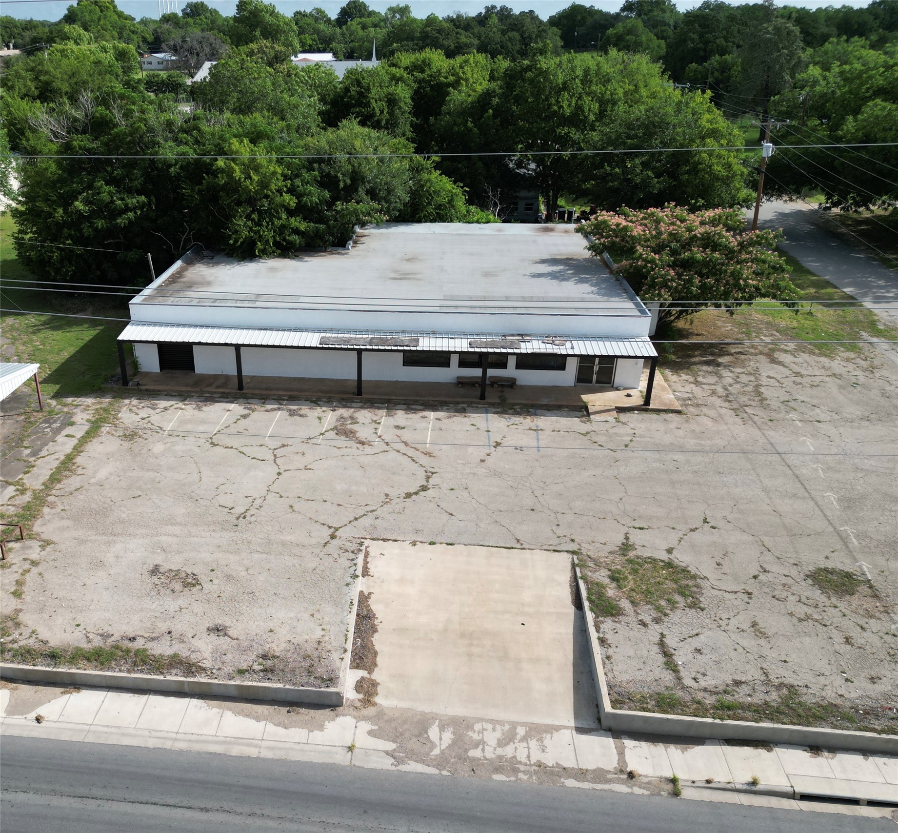 125 E Navarro Avenue De Leon TX 76444