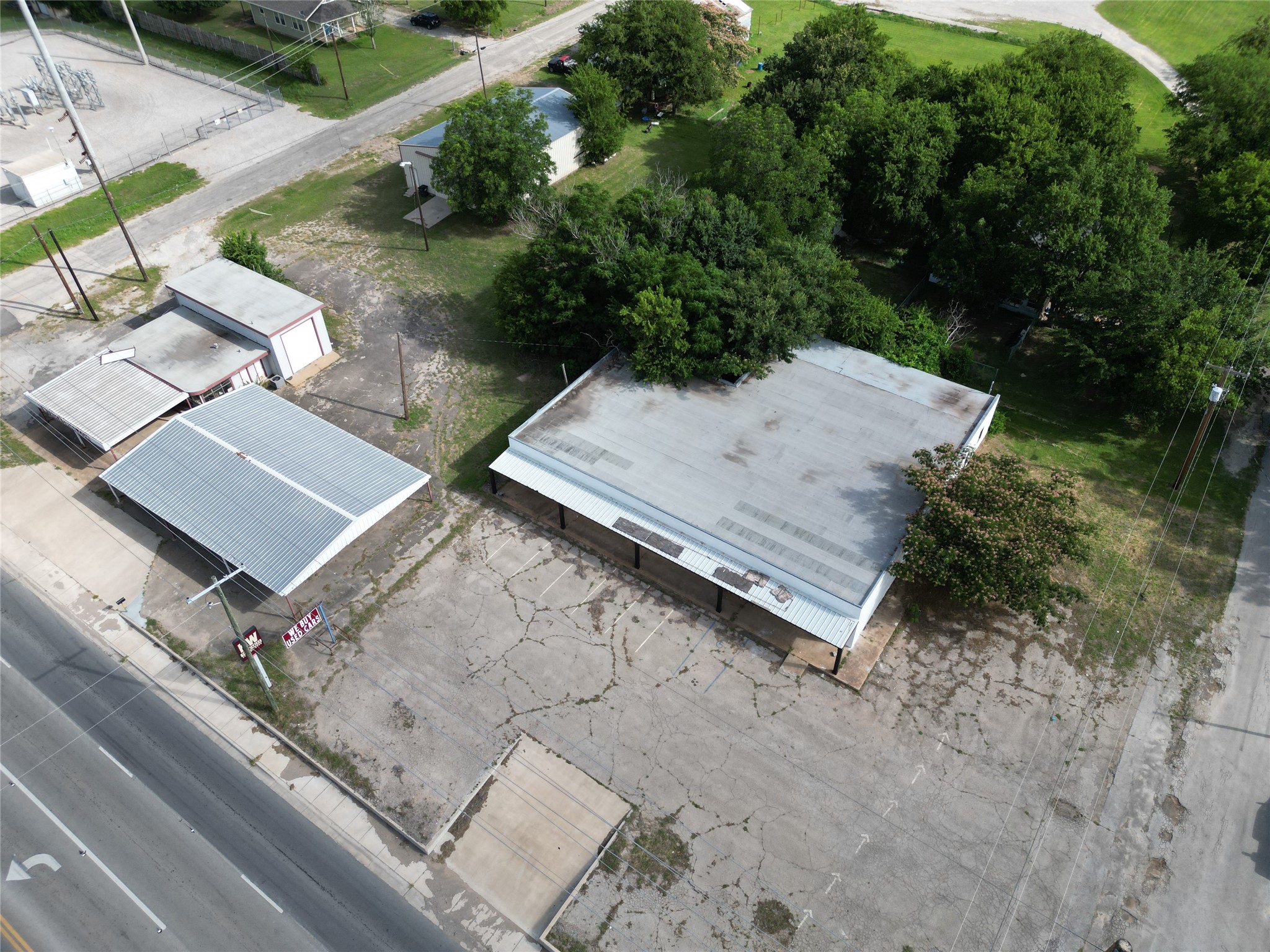 125 E Navarro Avenue De Leon TX 76444