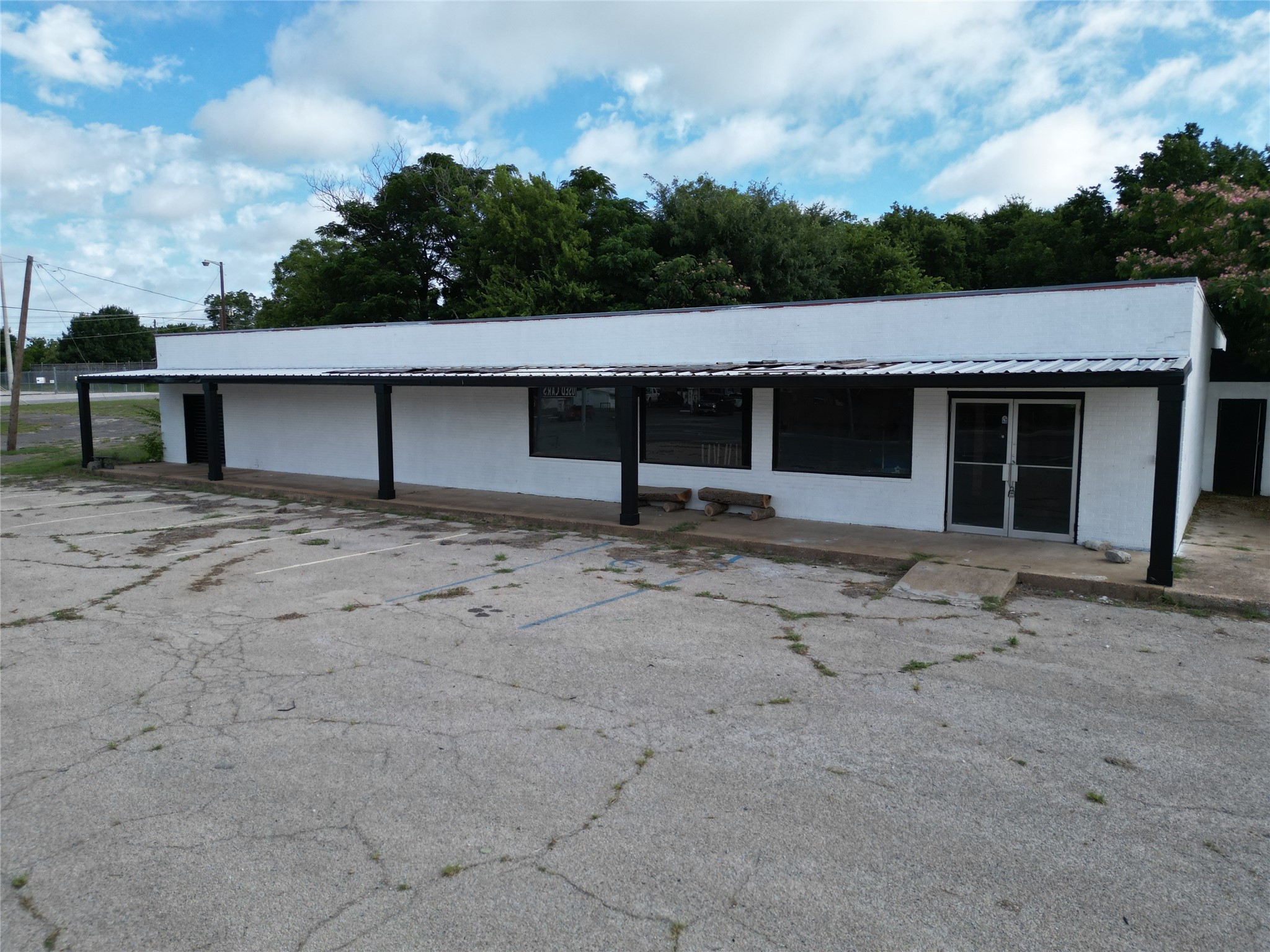 125 E Navarro Avenue De Leon TX 76444