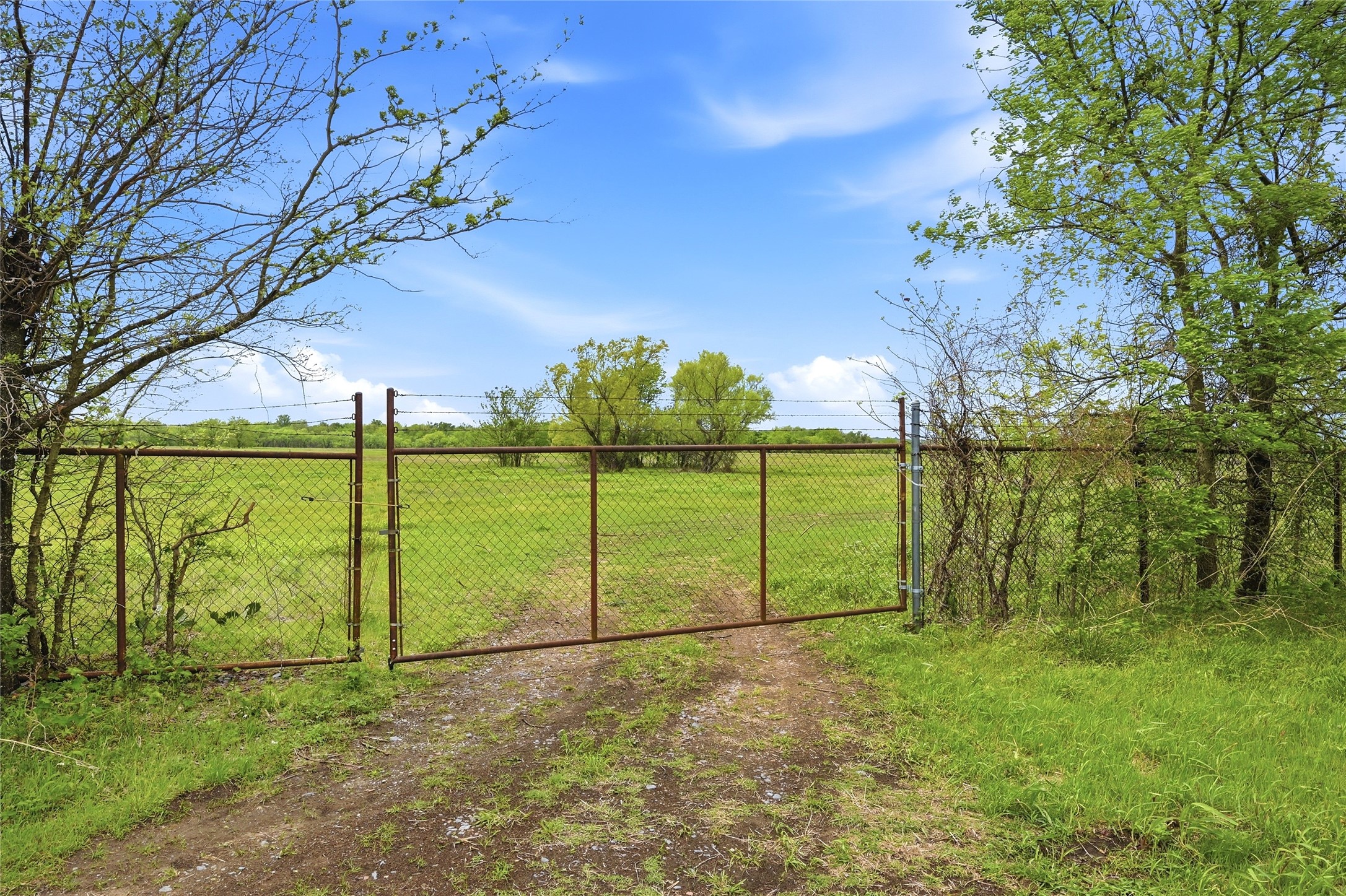 656 SE Loop Denison TX 75020