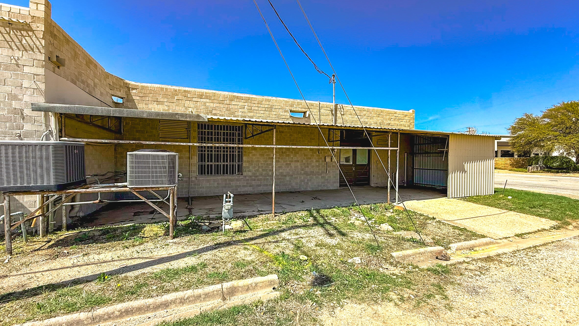 128 N Church Street Jacksboro TX 76458