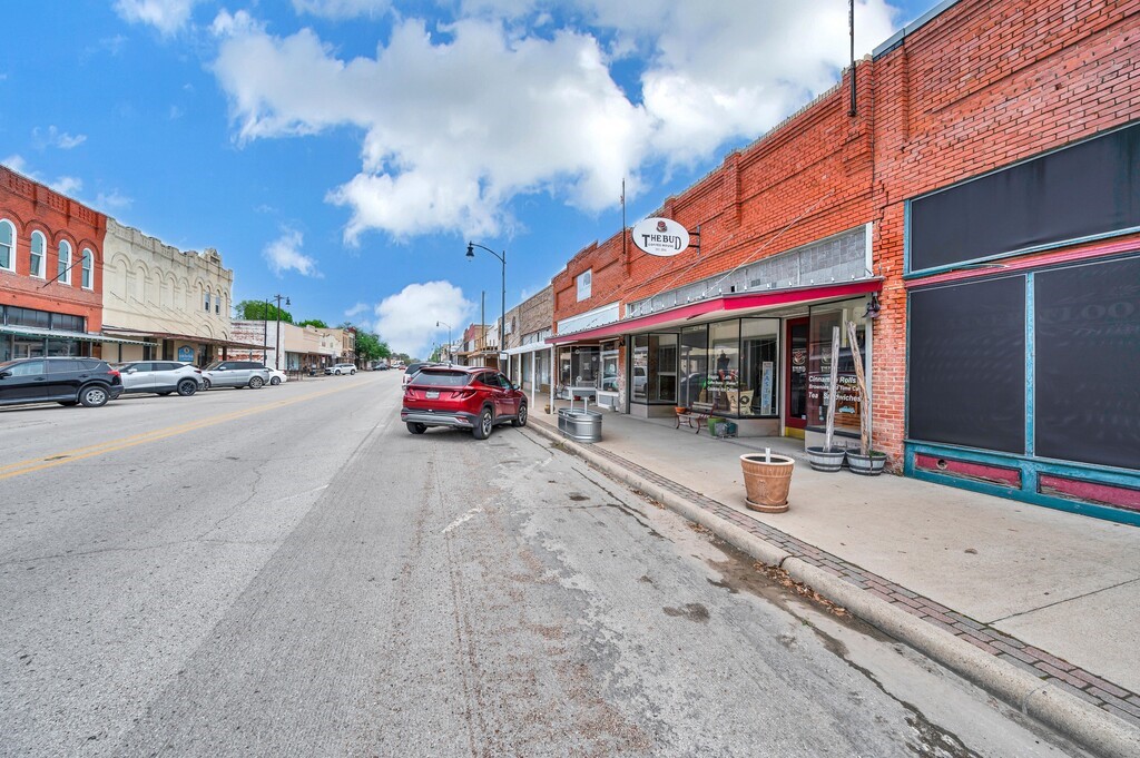 421 Main Street Rosebud TX 76570