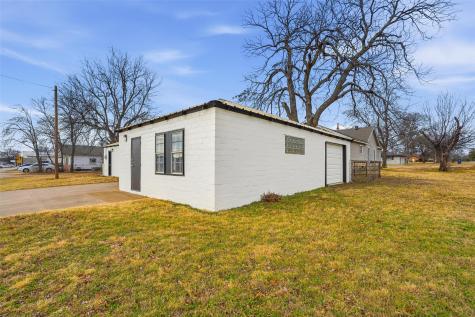 129 N Magnolia Street Crowley TX 76036