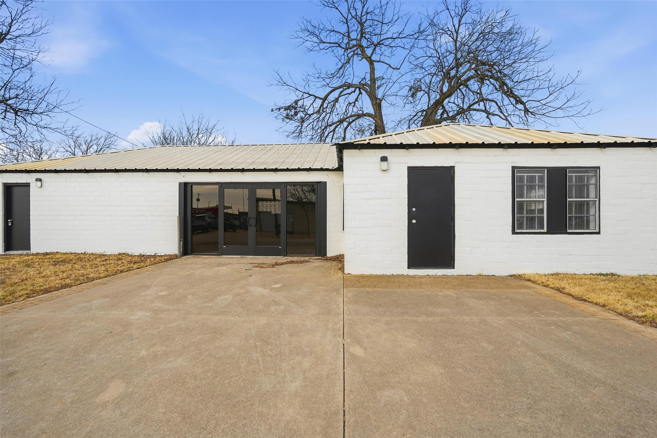 129 N Magnolia Street Crowley TX 76036