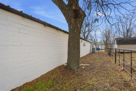 129 N Magnolia Street Crowley TX 76036