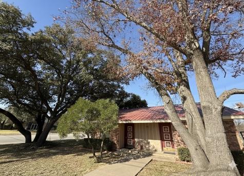 100 E Truett Street Winters TX 79567