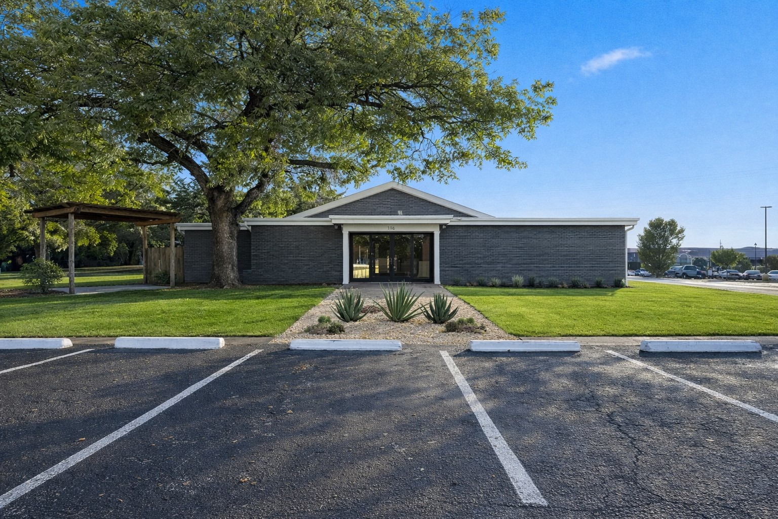 116 N Clark Street Burleson TX 76028