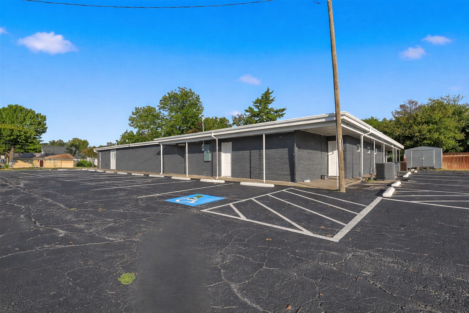 116 N Clark Street Burleson TX 76028