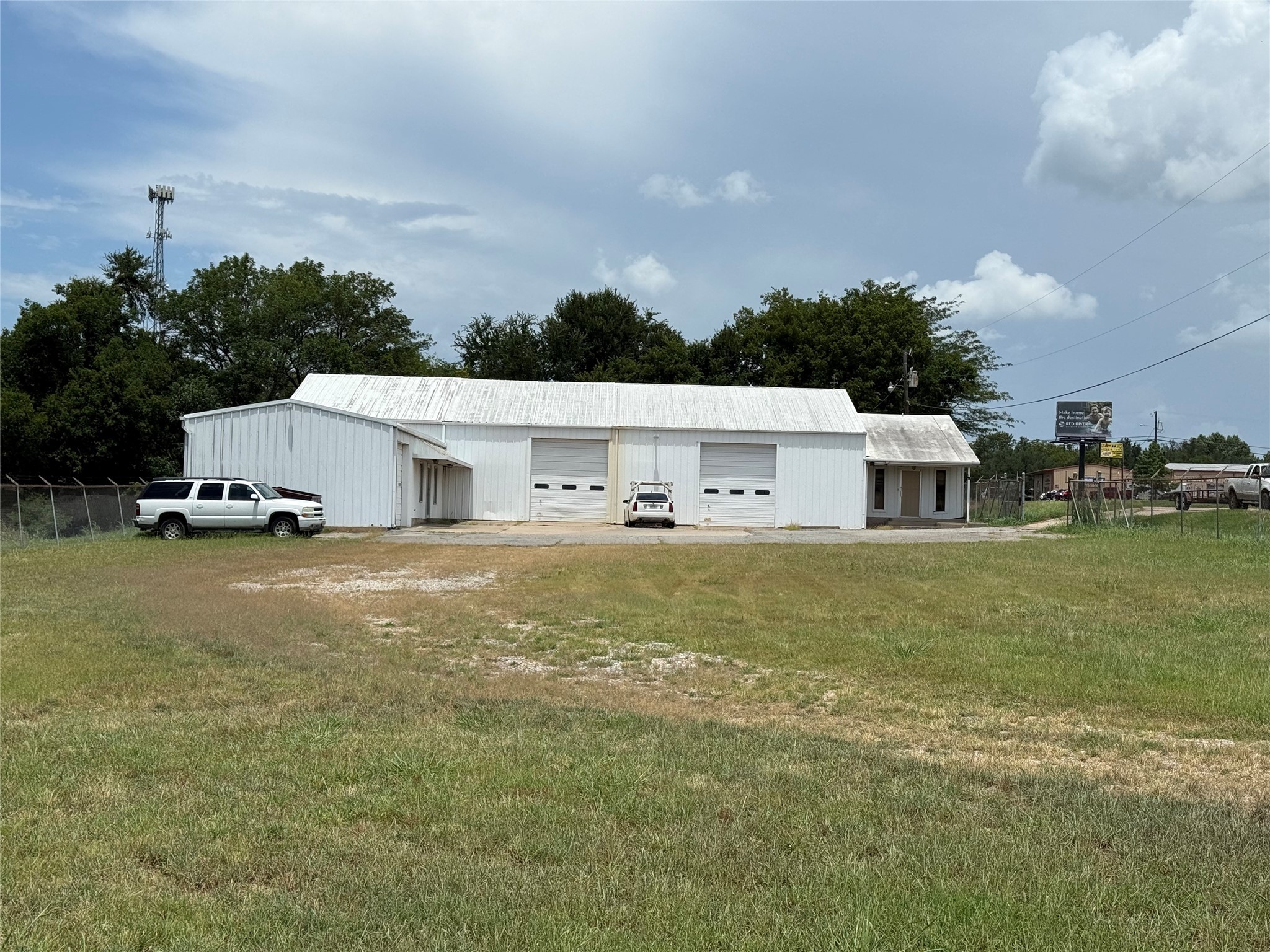 825 N State Highway 121 Bonham TX 75418