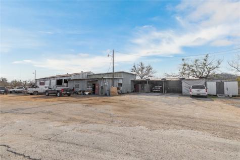 2300 W Main Avenue Brownwood TX 76801