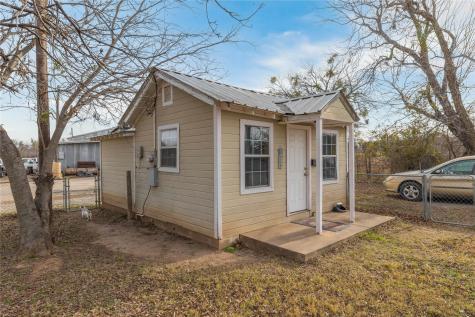 2300 W Main Avenue Brownwood TX 76801