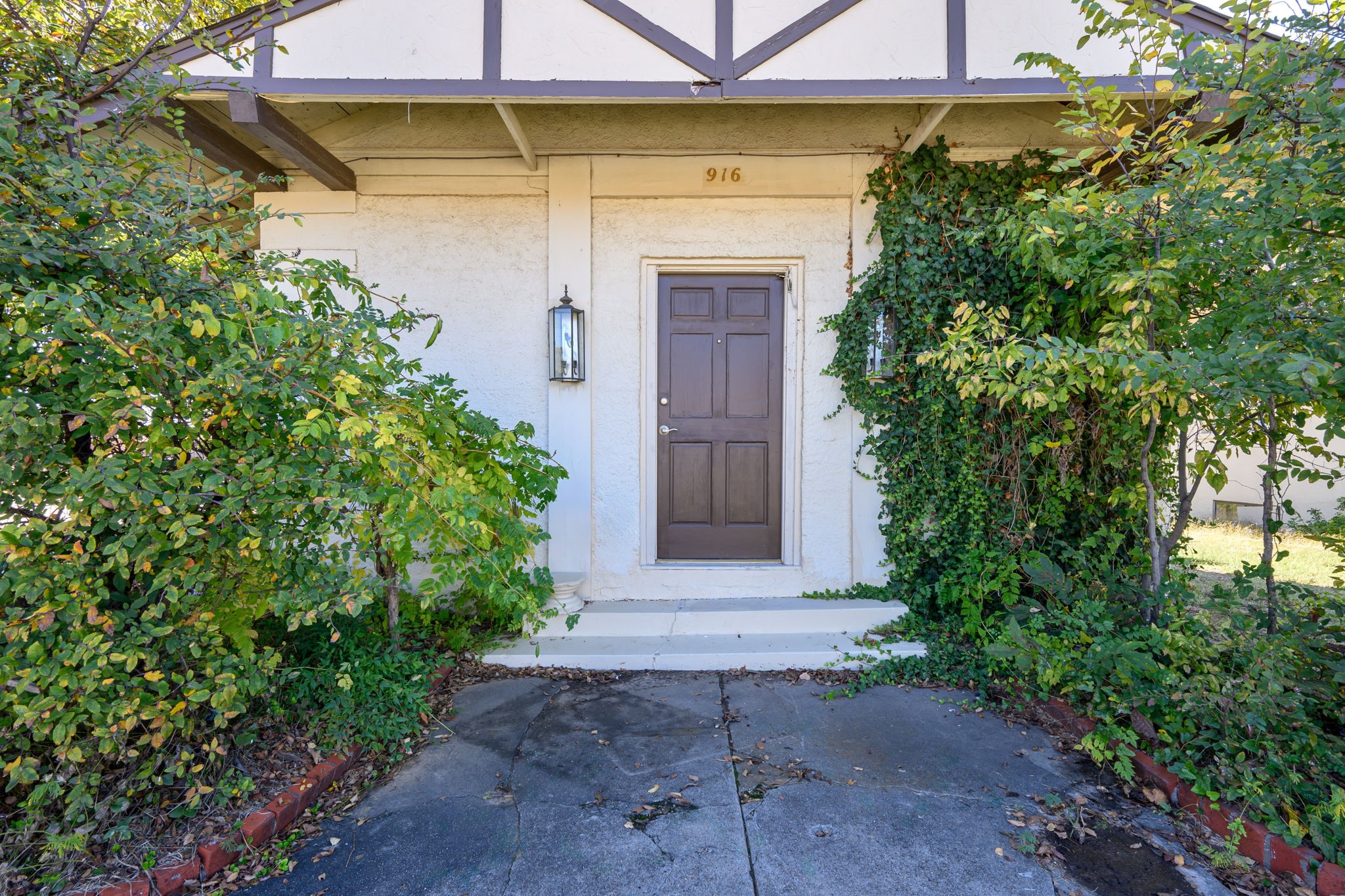 916 E Hubbard Street Mineral Wells TX 76067