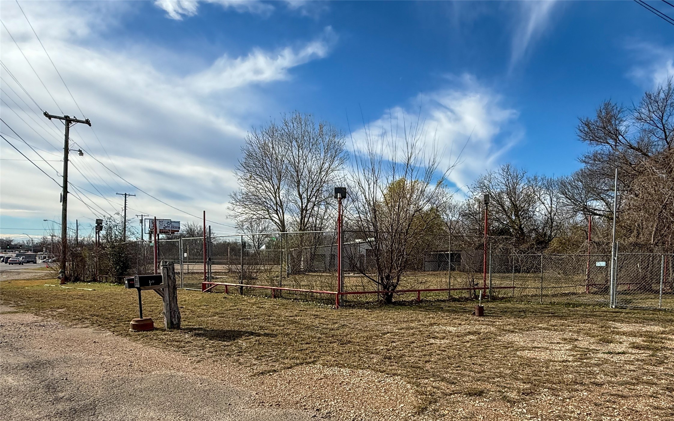 1709 N Main Street Cleburne TX 76033