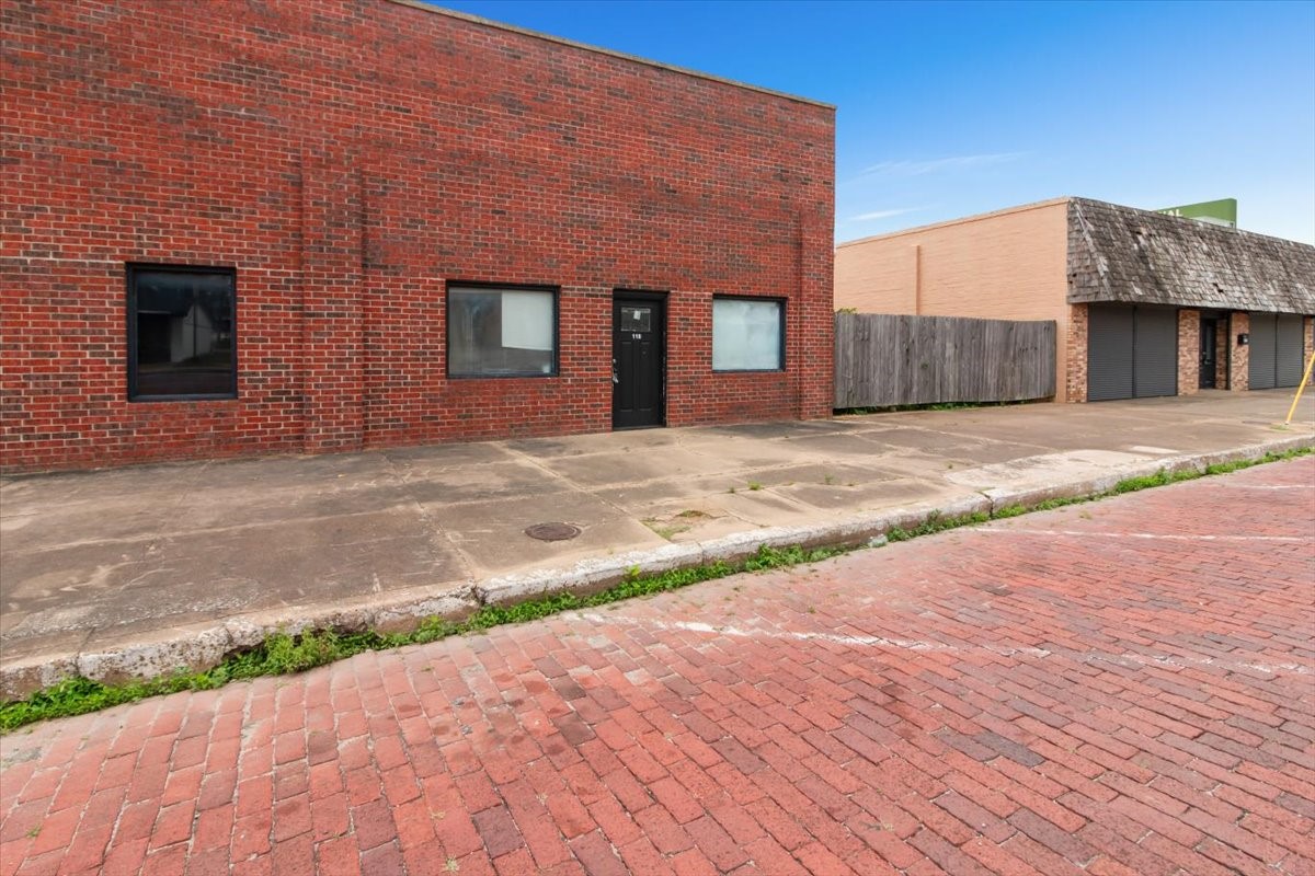 118 W Woodard Street Denison TX 75021
