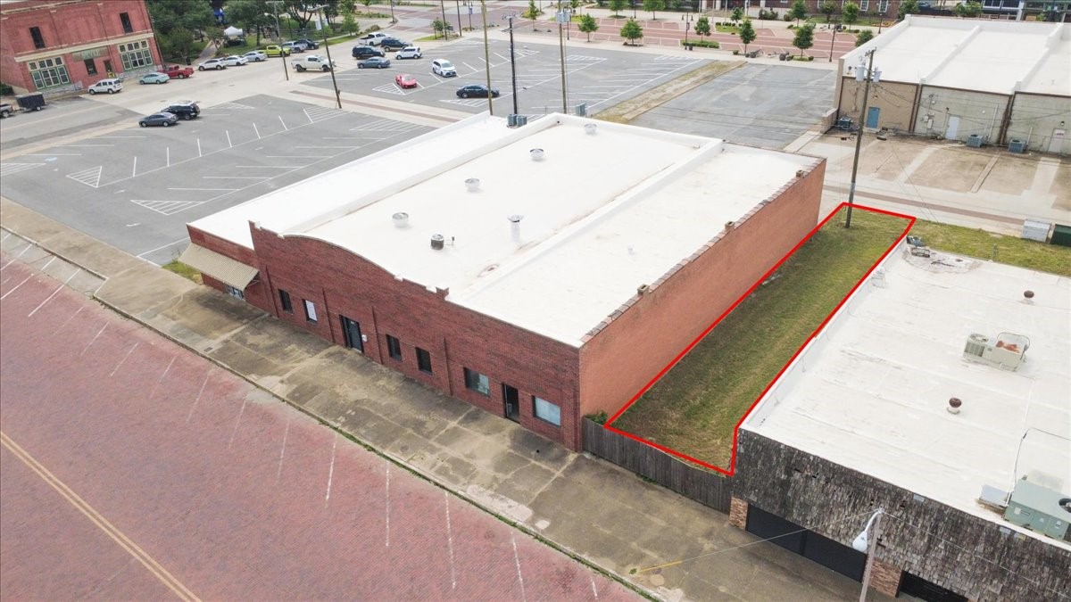 118 W Woodard Street Denison TX 75021