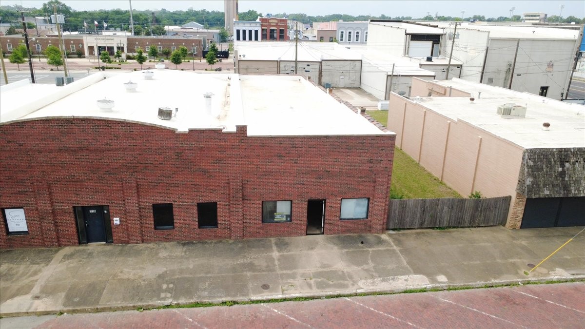 118 W Woodard Street Denison TX 75021