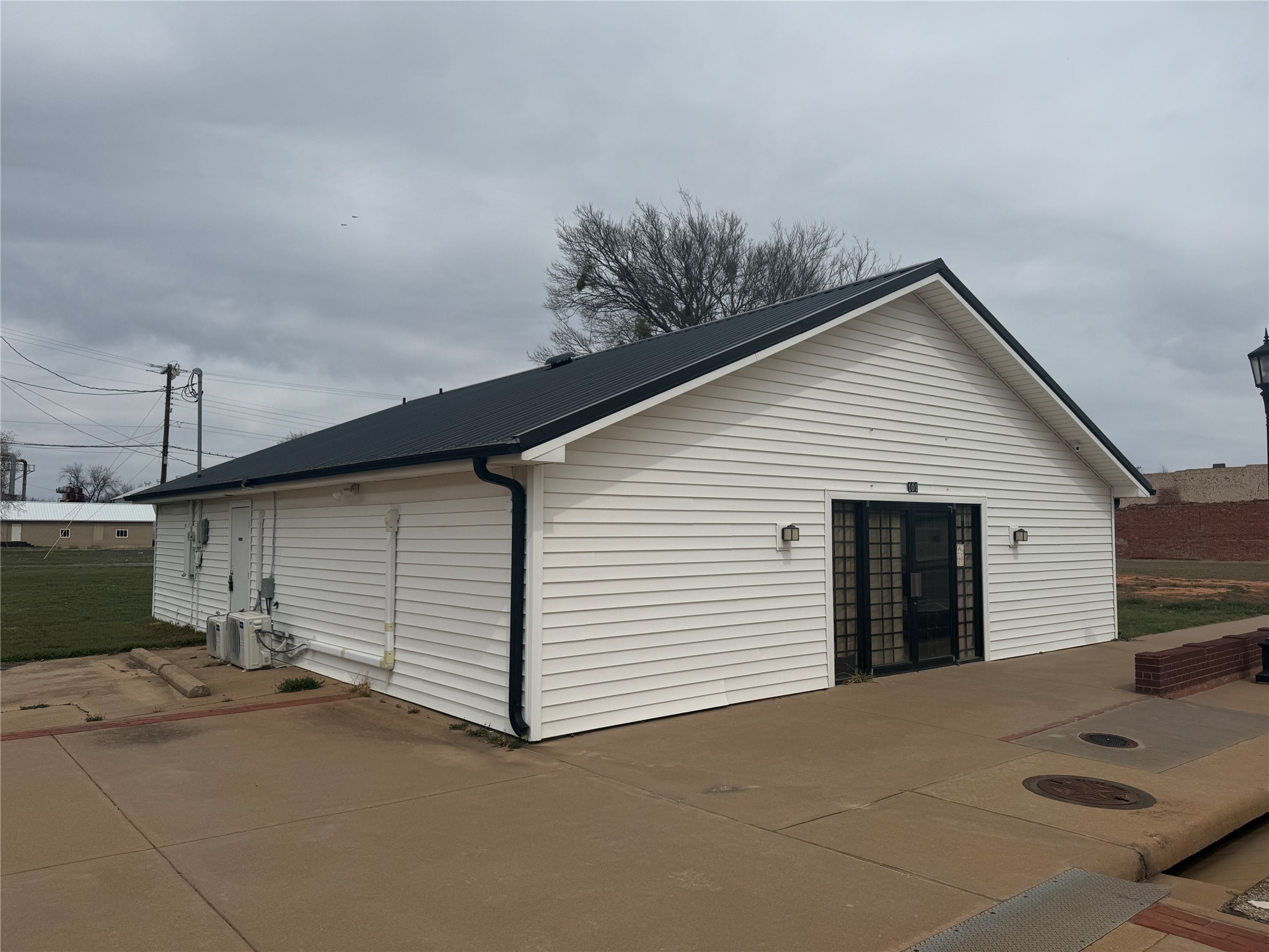 101 E 3rd Street Burkburnett TX 76354