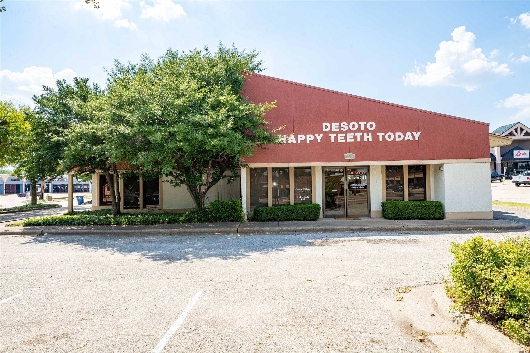 701 N Hampton Road Desoto TX 75115