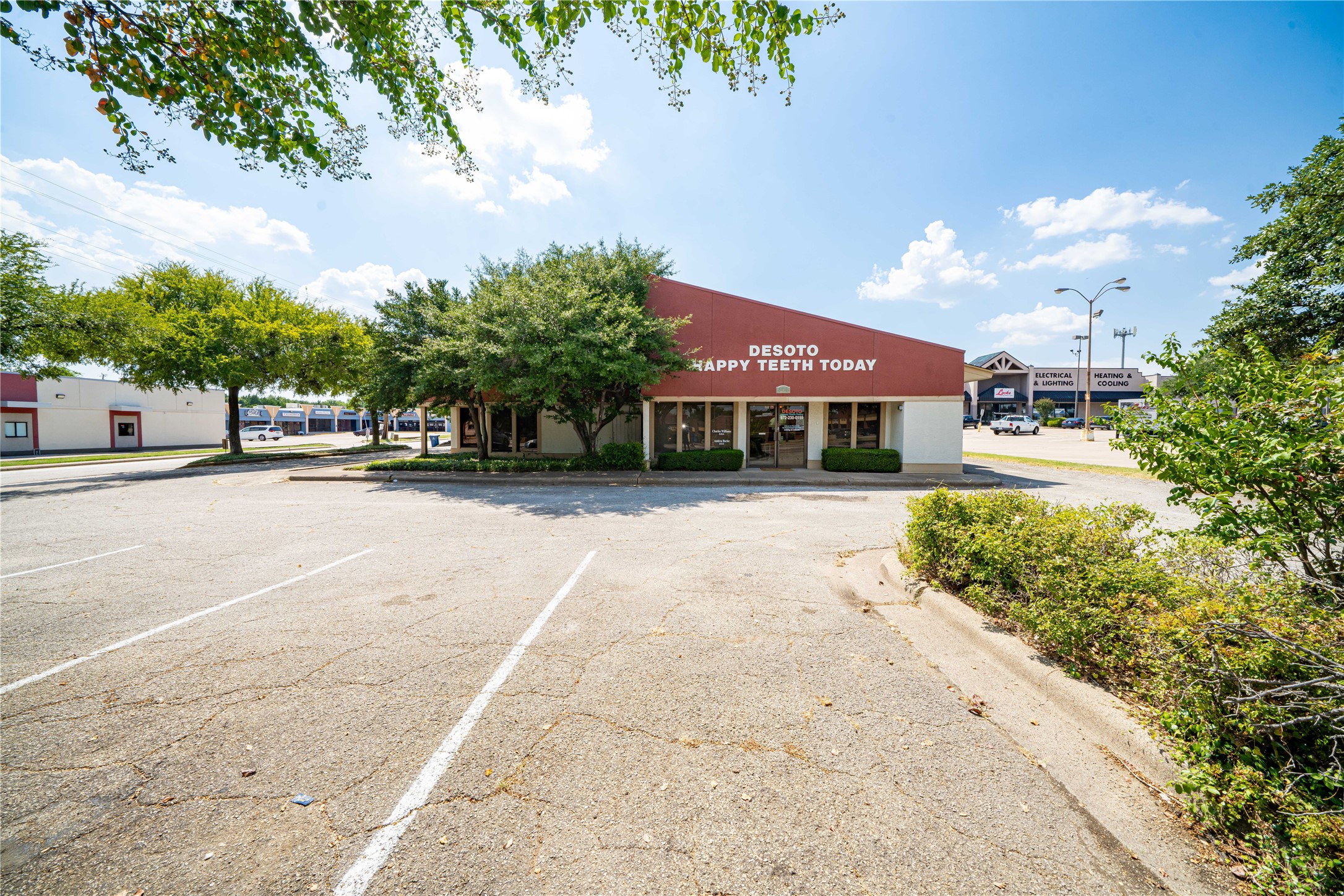 701 N Hampton Road Desoto TX 75115