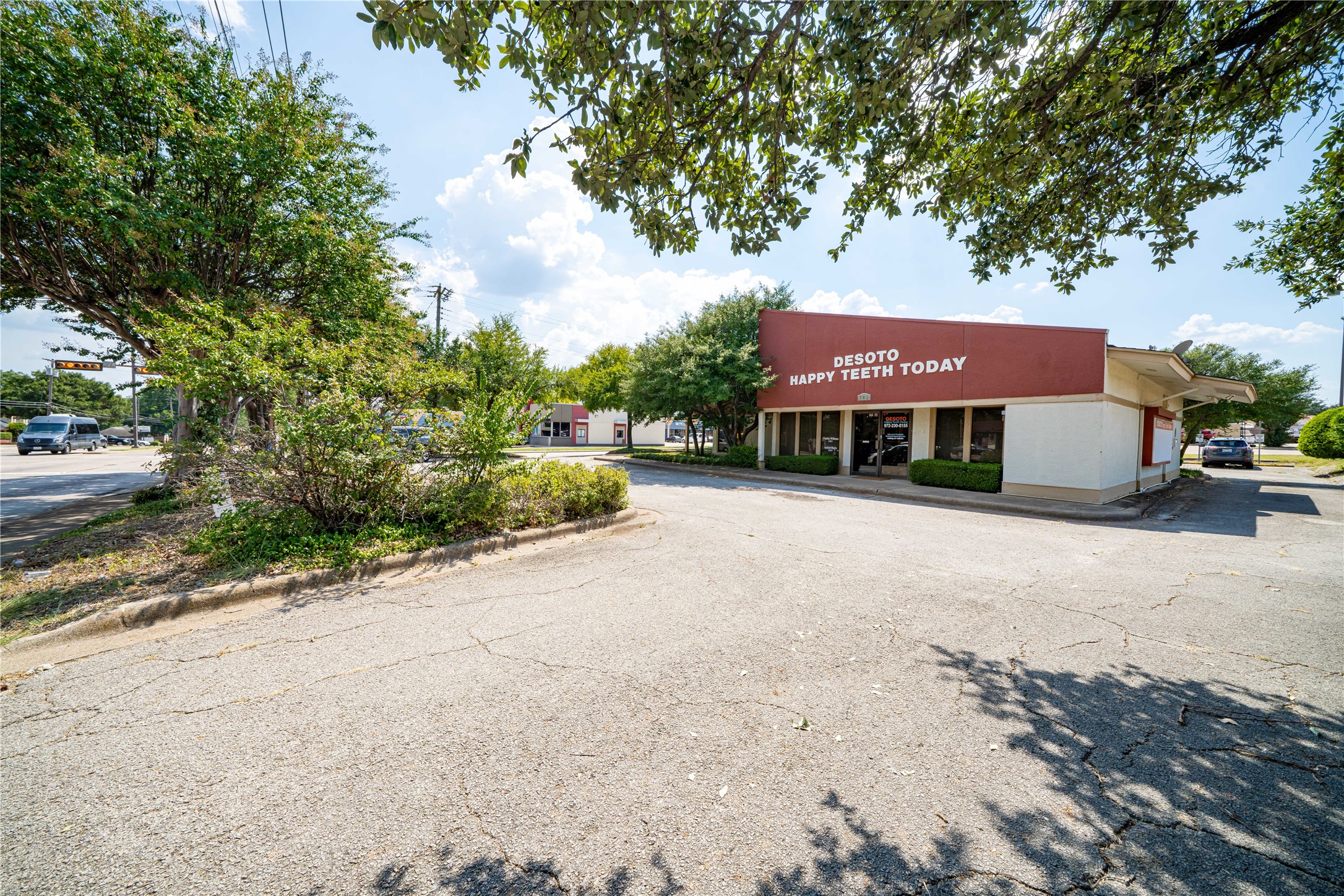 701 N Hampton Road Desoto TX 75115