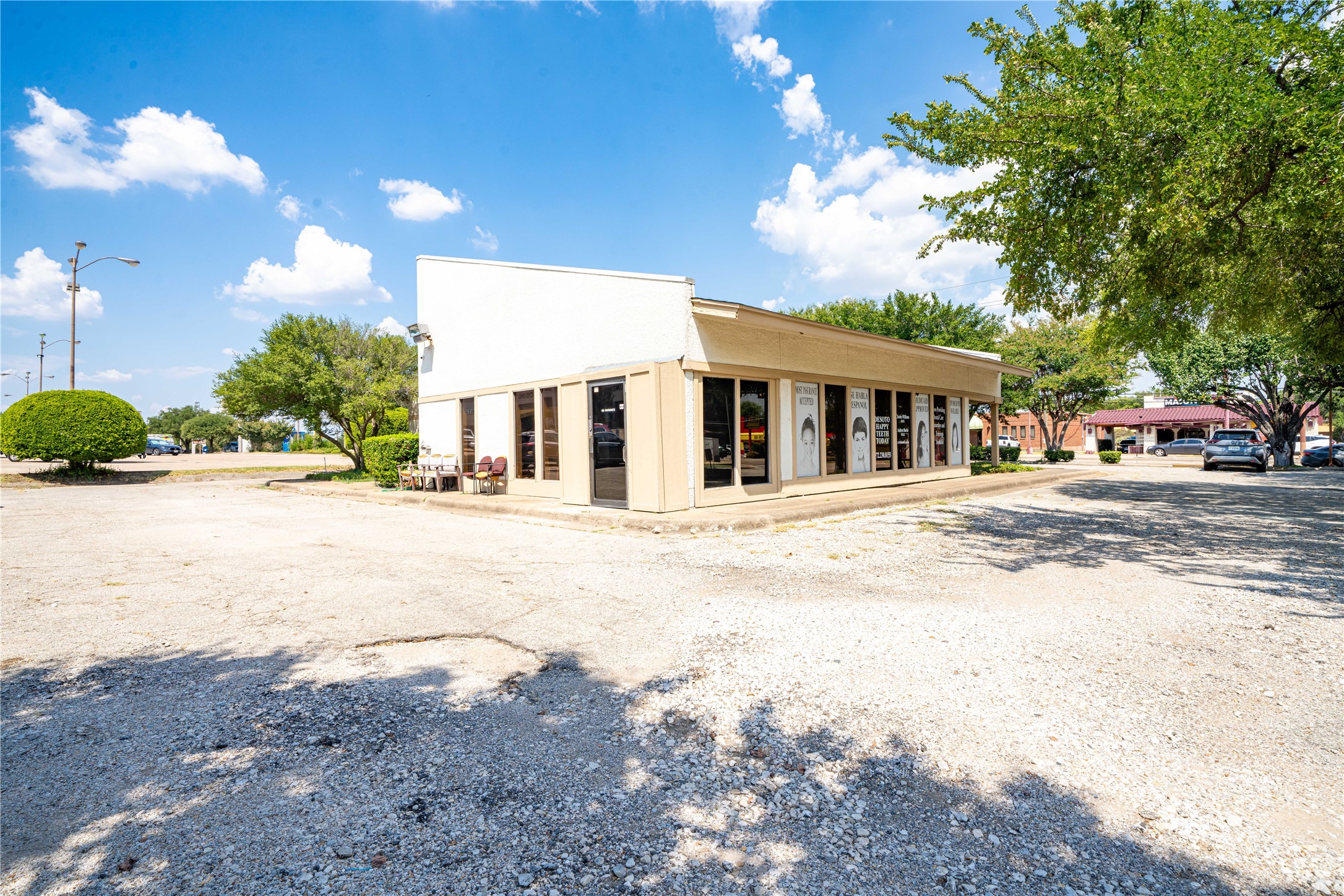 701 N Hampton Road Desoto TX 75115