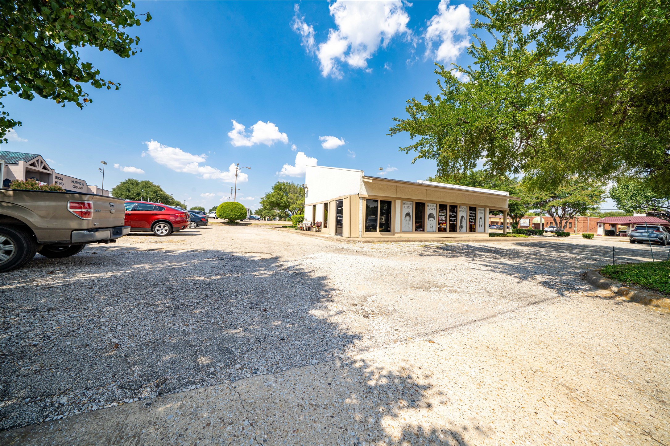 701 N Hampton Road Desoto TX 75115