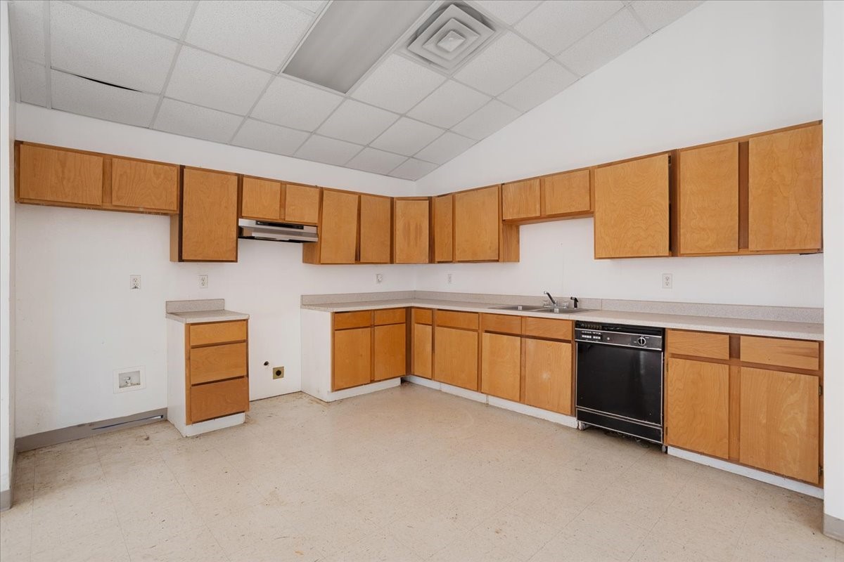 1541 S State Highway 121 Bonham TX 75418