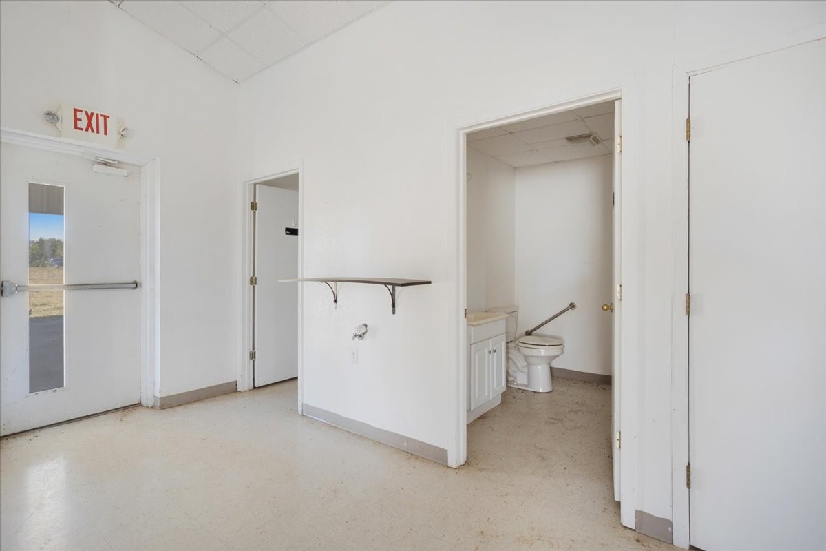 1541 S State Highway 121 Bonham TX 75418