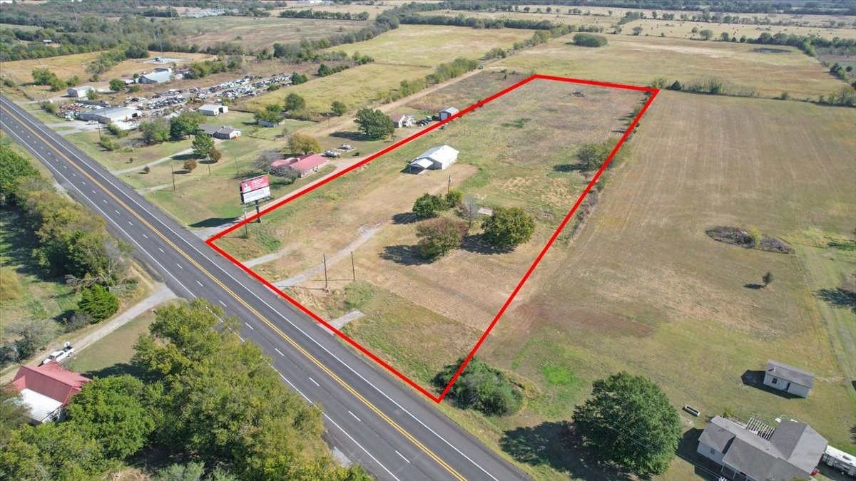 1541 S State Highway 121 Bonham TX 75418