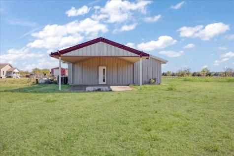 1541 S State Highway 121 Bonham TX 75418