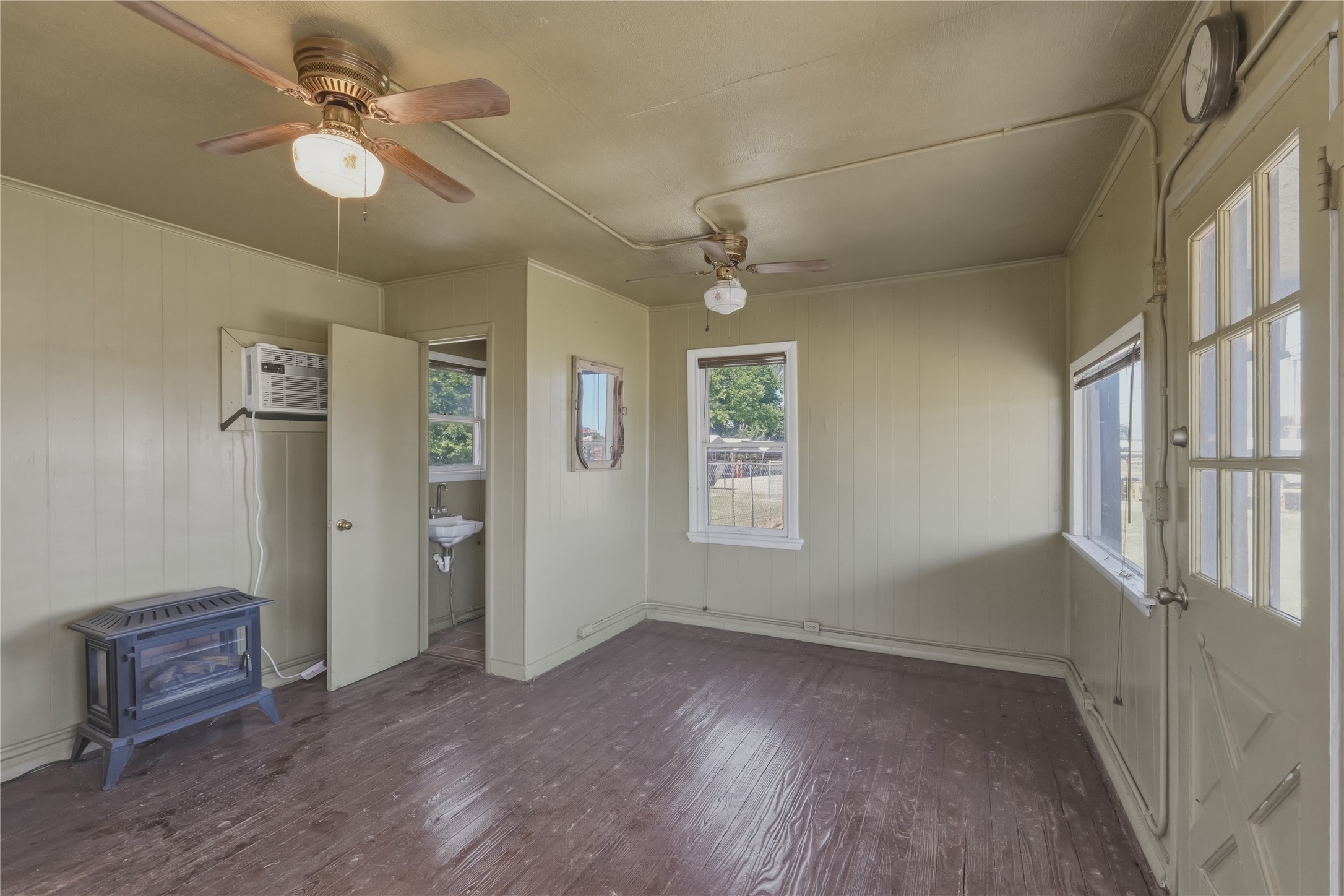 2040 Fort Worth Highway Weatherford TX 76086
