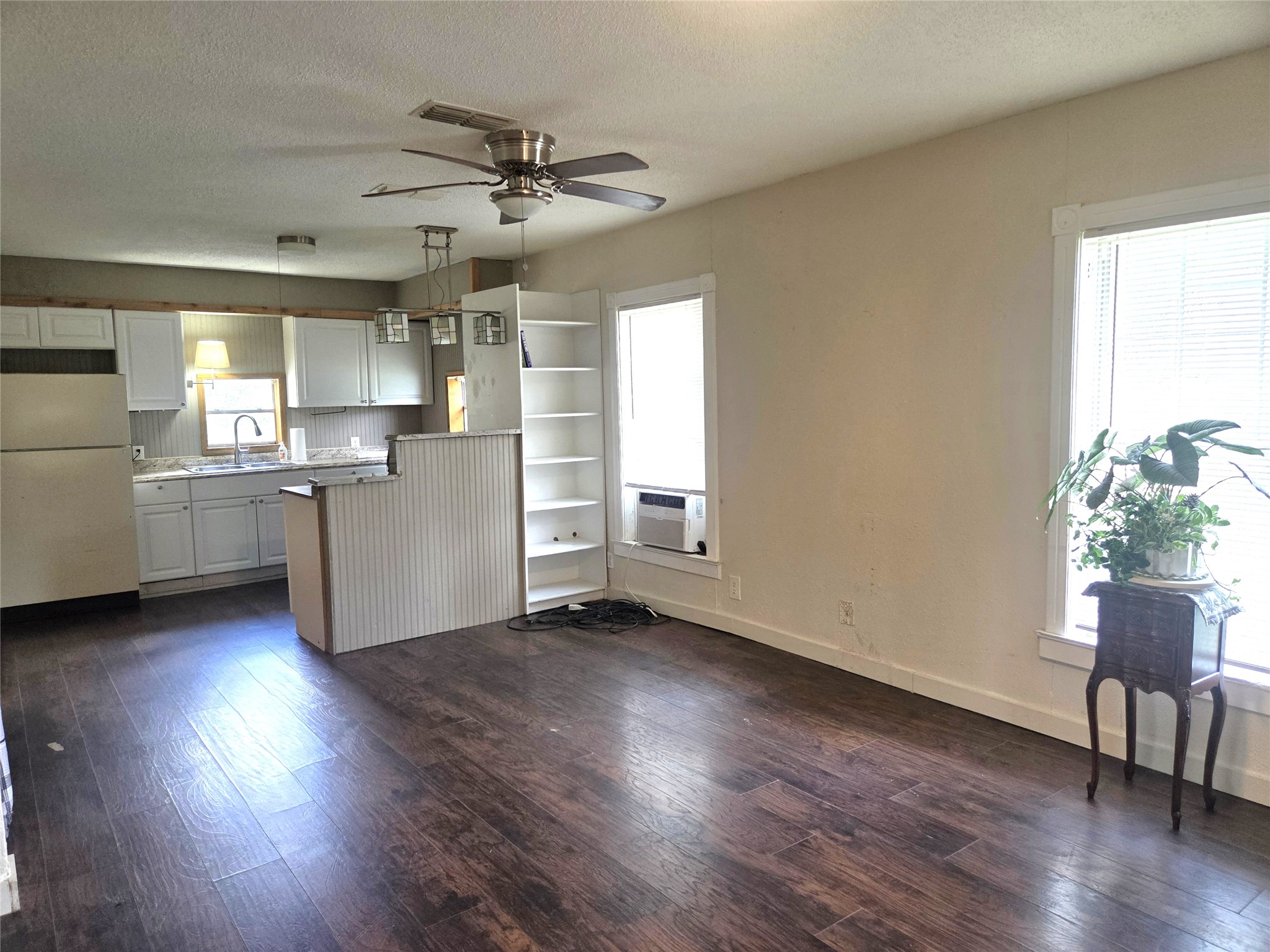 531 N Main Street Joshua TX 76058