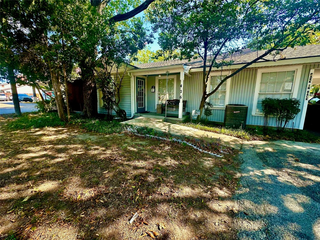 426 W Pioneer Drive Irving TX 75061