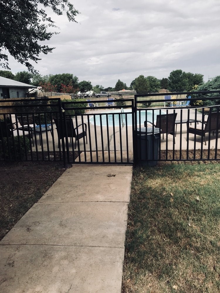 230 Market Street Quanah TX 79252