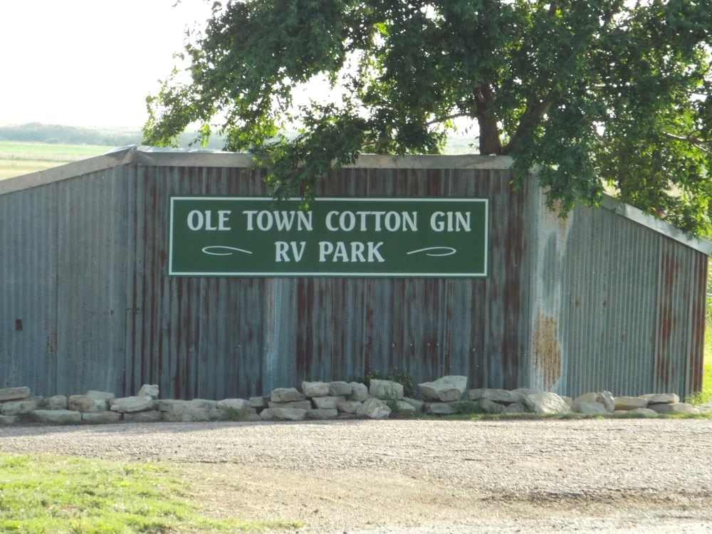 230 Market Street Quanah TX 79252