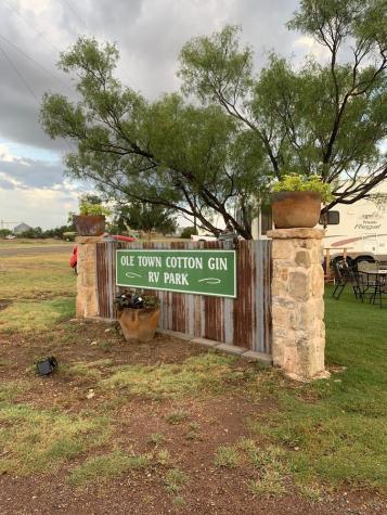 230 Market Street Quanah TX 79252