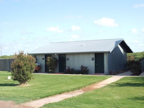 230 Market Street Quanah TX 79252