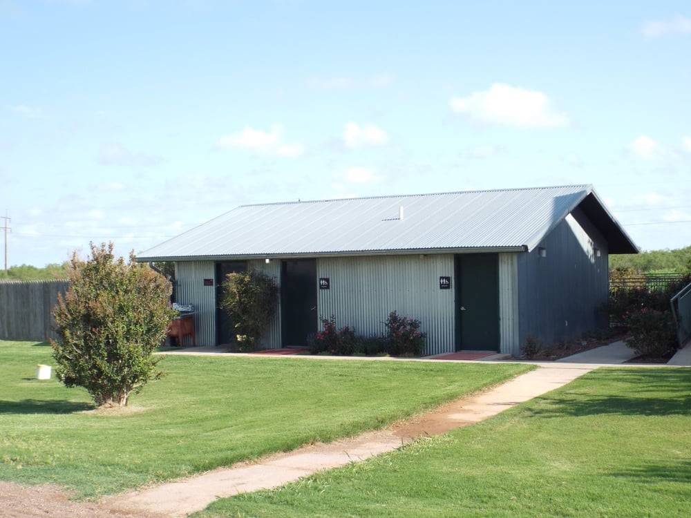 230 Market Street Quanah TX 79252