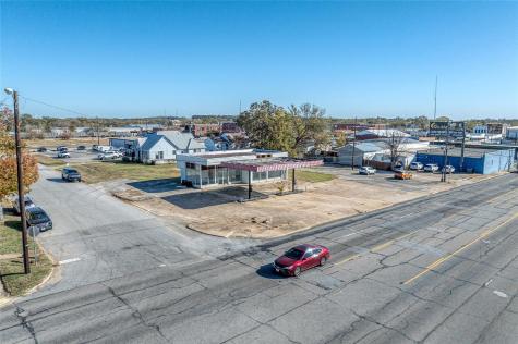 212 N Austin Avenue Denison TX 75020