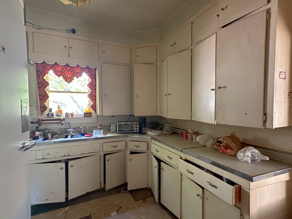 208 S Magnolia Street Palestine TX 75801