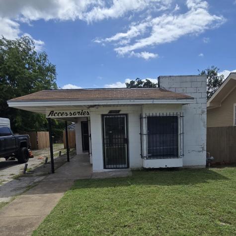 1325 S Riverside Drive Fort Worth TX 76104