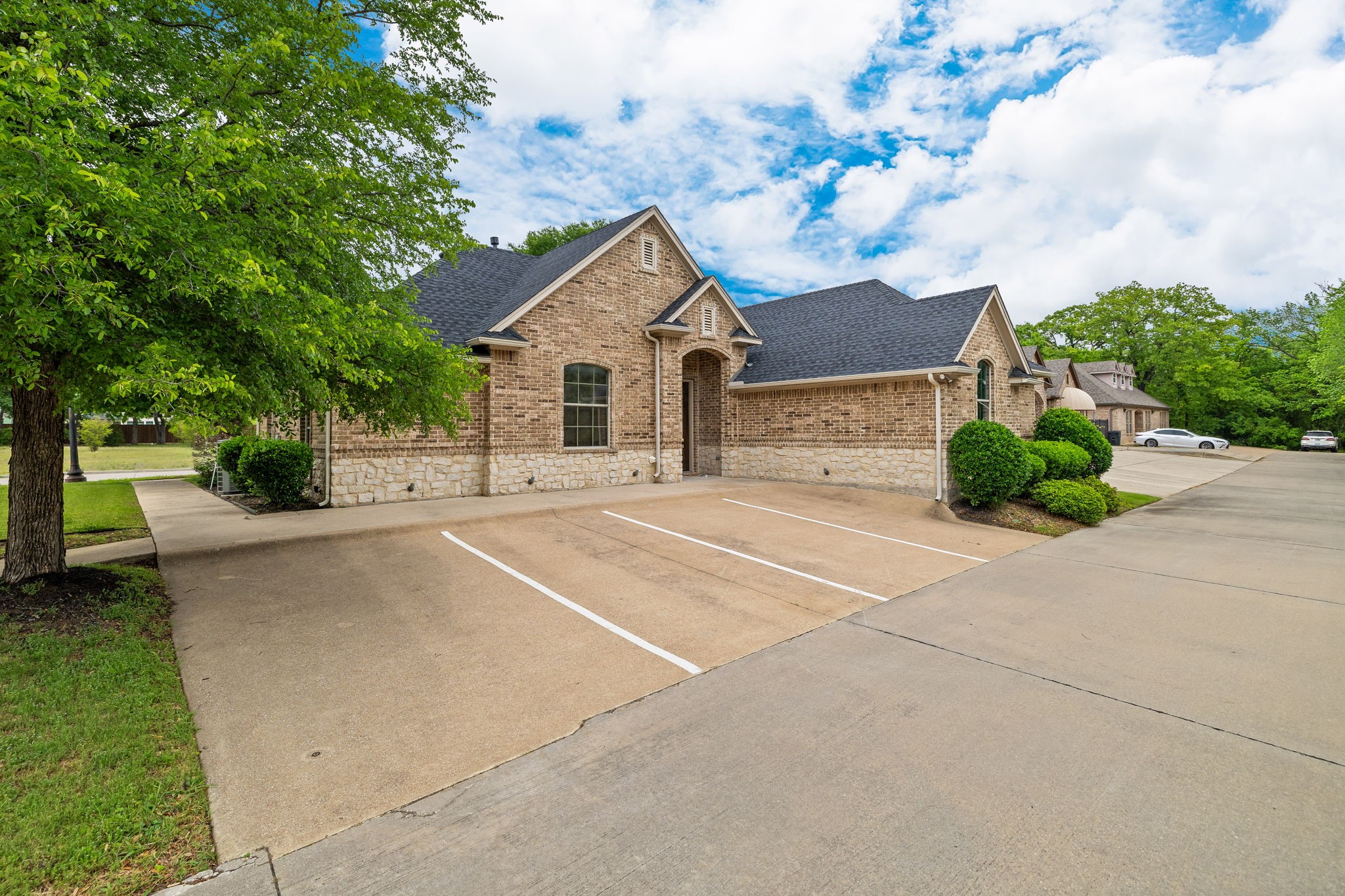 757 Lonesome Dove Trail Hurst TX 76054